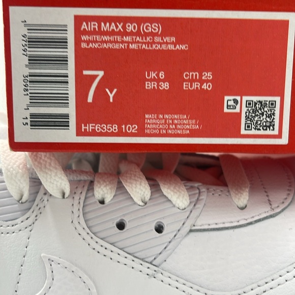 Nike WMNS Air Max 90 White Sneakers
White/Metallic Silver/White HF6358-102 - Picture 15 of 16